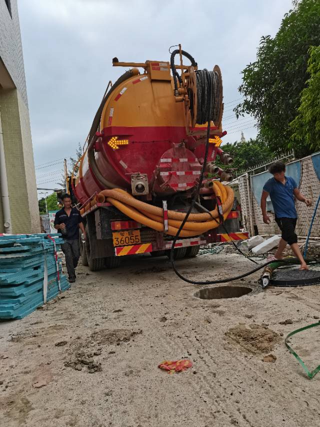 顺德区疏通下水道，大良疏通厕所伦教抽化粪池24小时在线等候