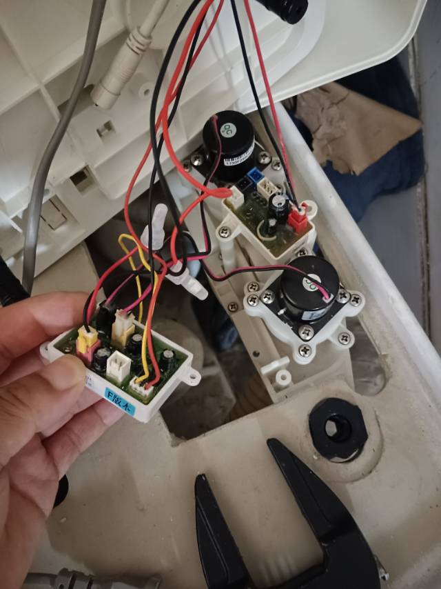 专修高端智能马桶卫浴洁具等。