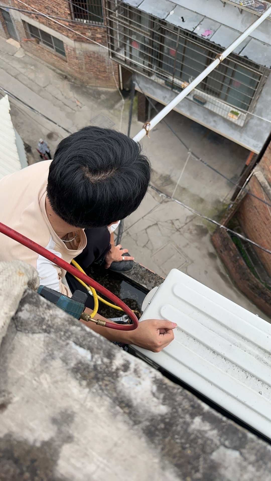 漳州市空调维修附近上门维修空调不制冷电话
