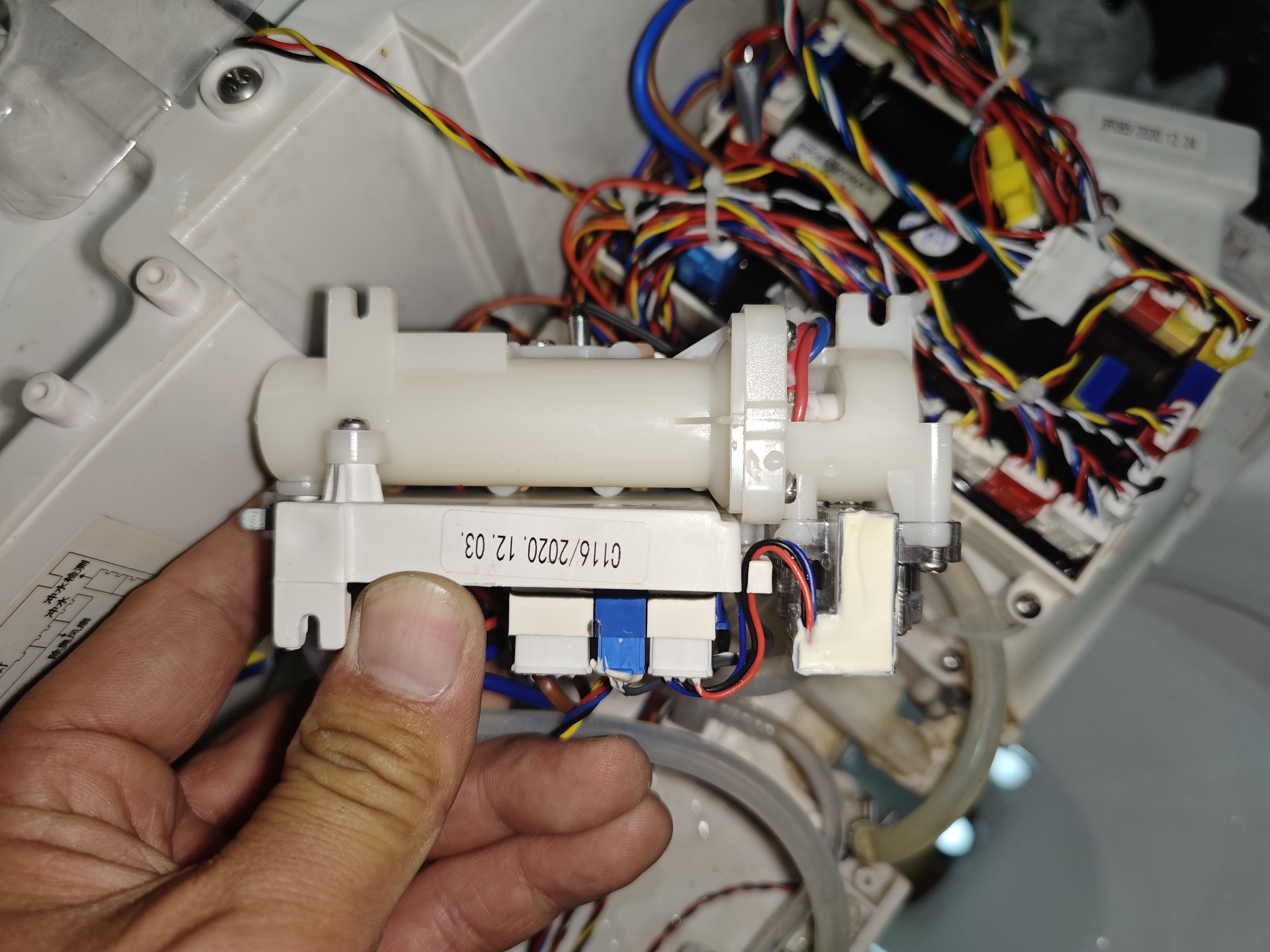 昆明官渡区智能马桶坐便器维修智能马桶盖维修