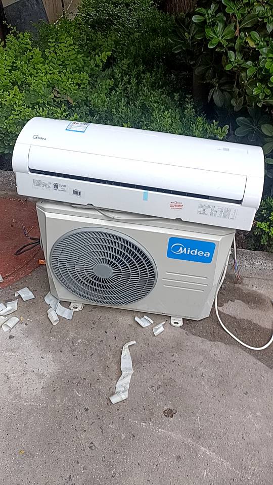 专业维修回收各品牌空调