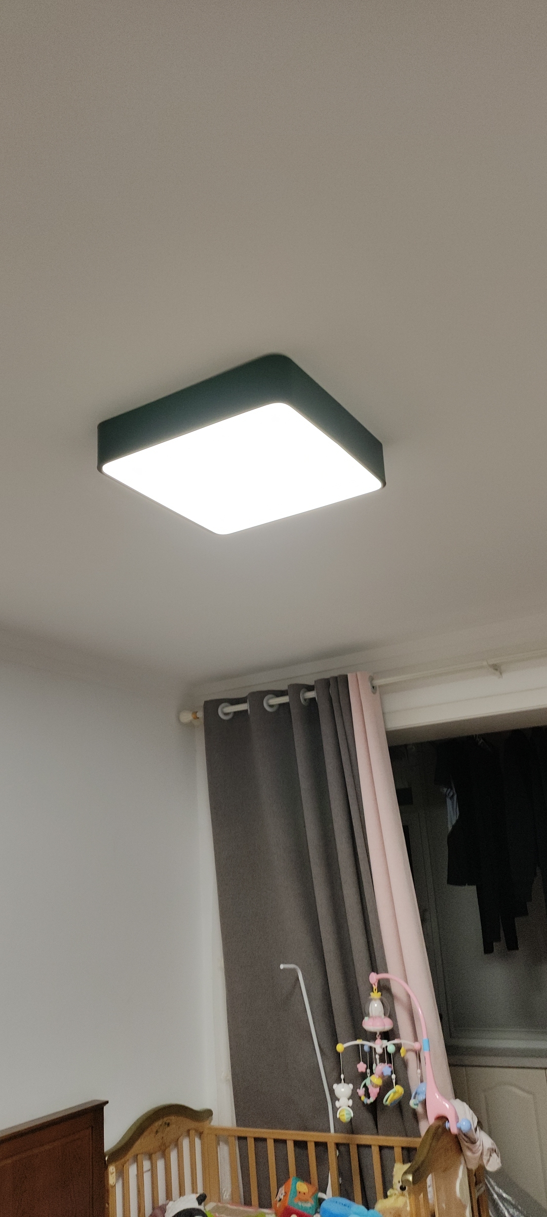 水钻打孔灯具卫浴安装。