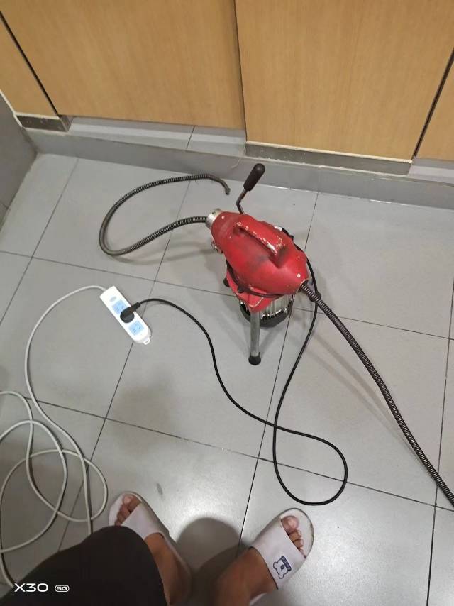 长沙疏通下水道上门电话-管道疏通清洗，收费透明长沙家庭马桶管道疏通,专业疏通酒店马桶管道中心,收费合理,服务周到,30分钟上门家庭马桶管道疏通！长沙专业从事家庭马桶管道疏通,售后疏通,家庭马桶清淤,清洗,清理疏通服务等.长沙