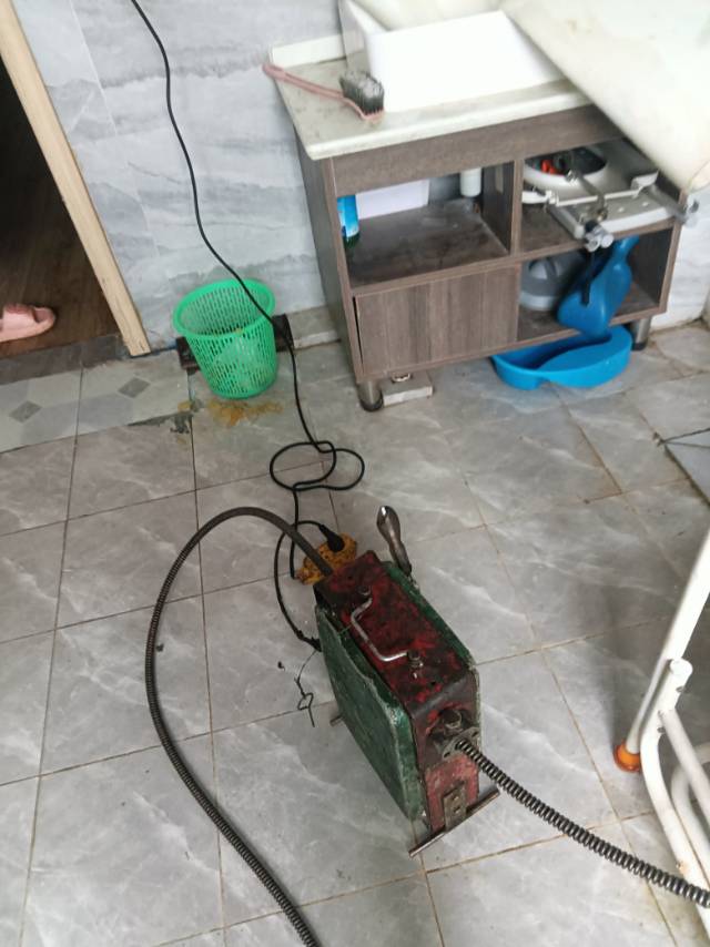 诸城方圆三十公里上门服务疏通下水道修理太阳能换纱网疏通