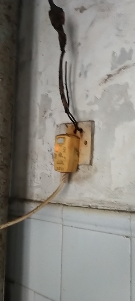 浦东新区电路维修电工电话-24小时上门抢修电故障