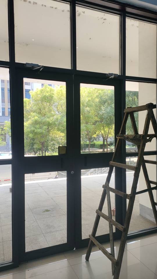 潍坊肯德基门，玻璃推拉门，安装维修保养厂家