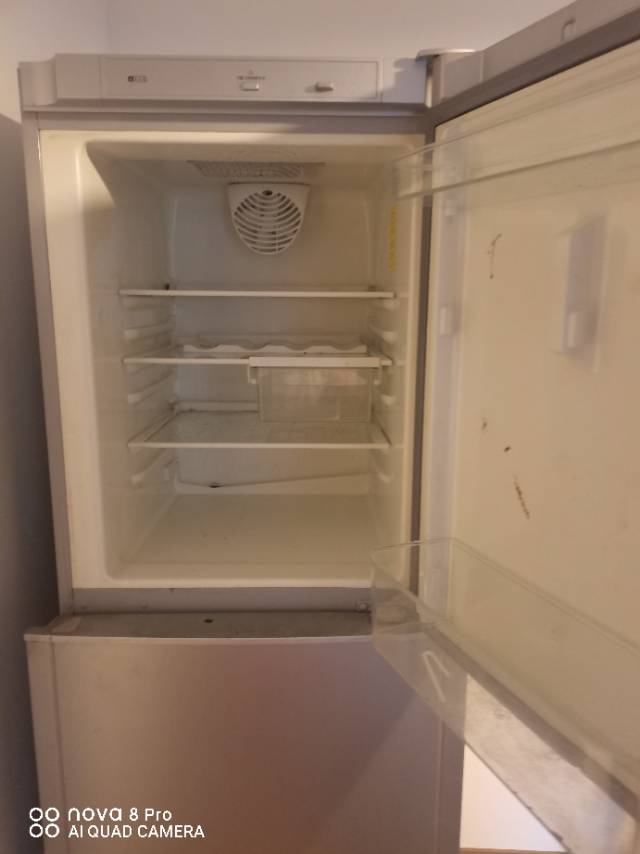客户家冰箱生虫了去了好几个师傅干不了