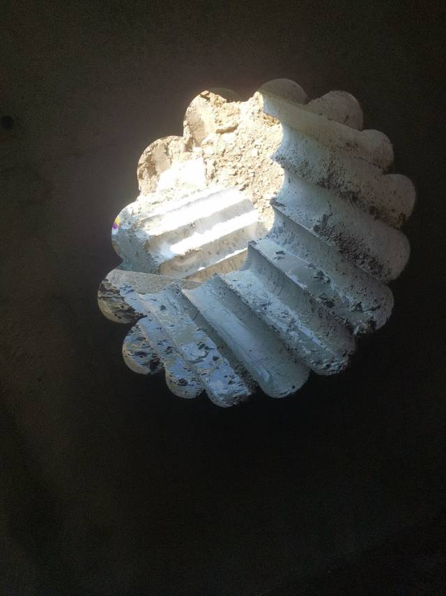 专业钻孔，切割，拆除。技术一流，设备先进，服务满意。