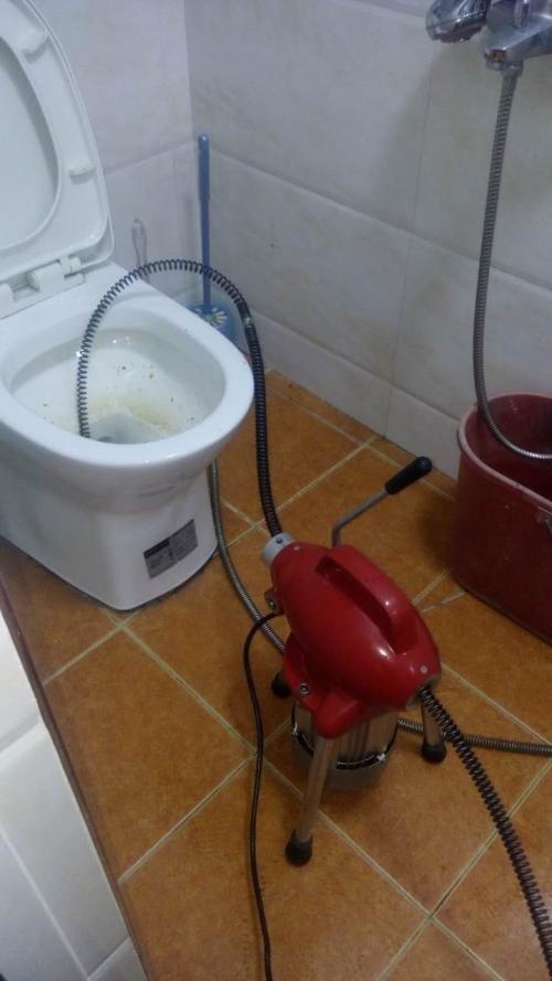 洛阳马桶疏通24小时快速上门管道疏通一站式服务，不通不收费，不收上门费，