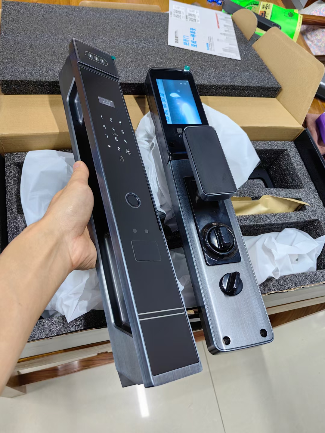 急开锁 ，修锁，换锁，指纹锁，汽车锁，保险柜工商注册，公安备案