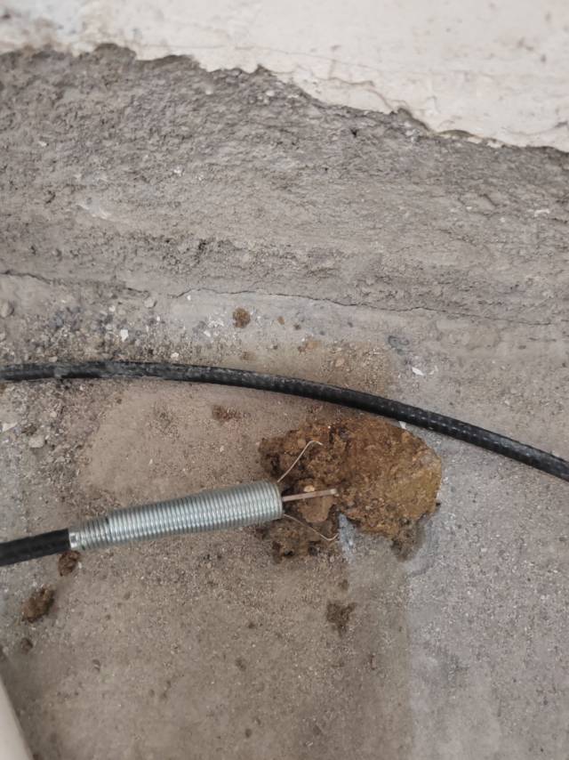 装修泥沙堵塞下水管