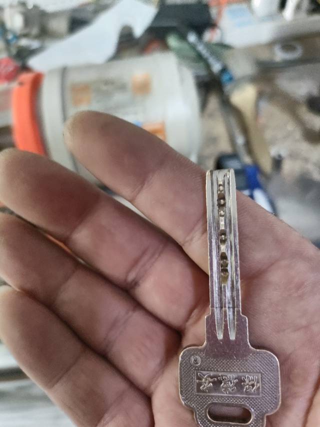 名门开锁换锁安装指纹锁配汽车钥匙