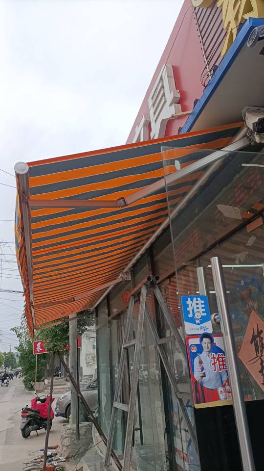 专业的队伍，批发安装各类门窗