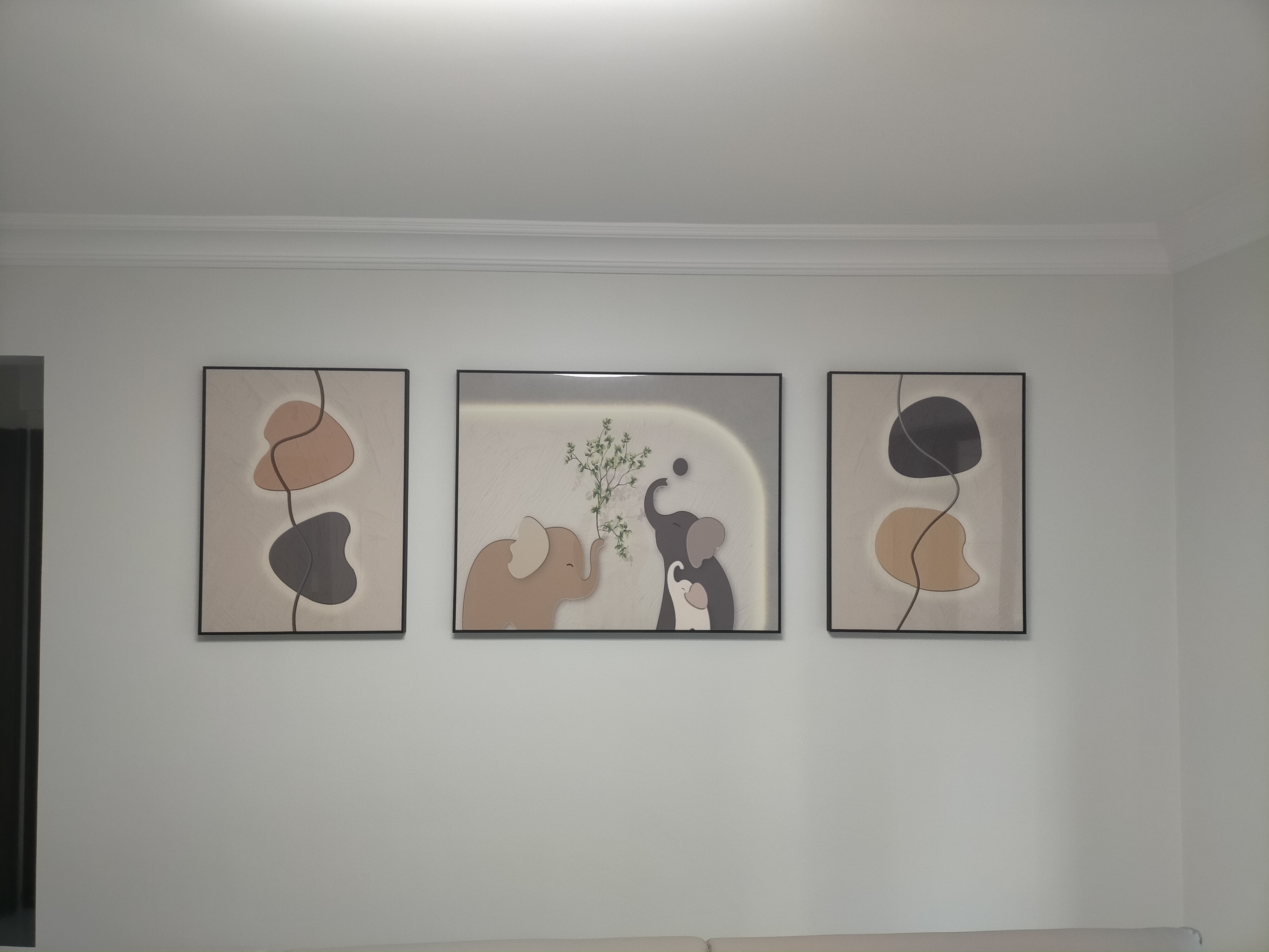 装饰画、卫浴、屏风、家具、电视背景安装，室内装修、美缝、门套、护角……