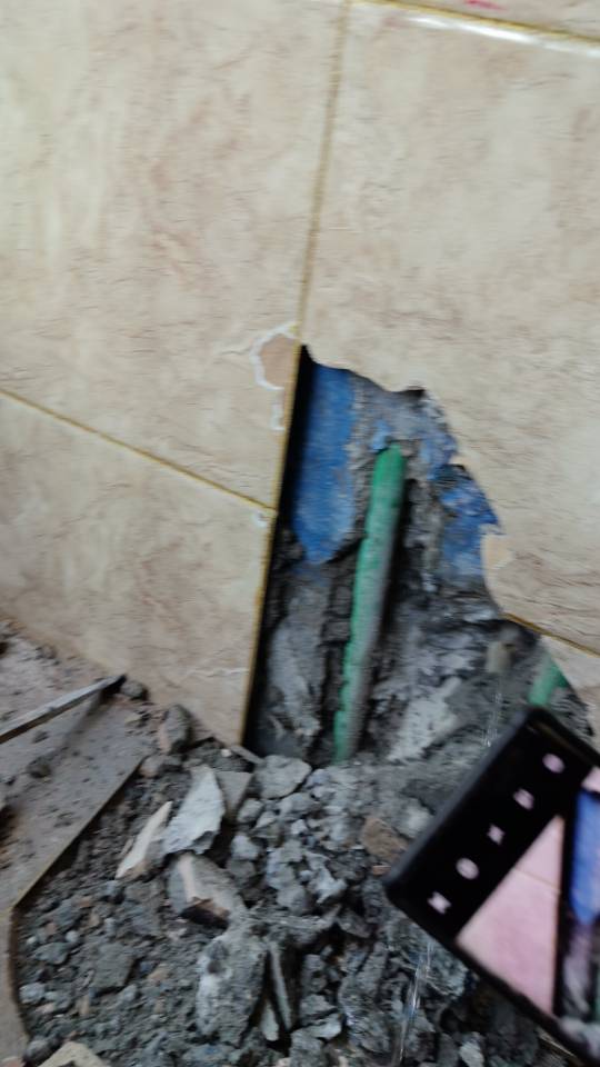 拉萨各种管网漏水，卫生间厨房等漏水定位.维修解决一切漏水问题。