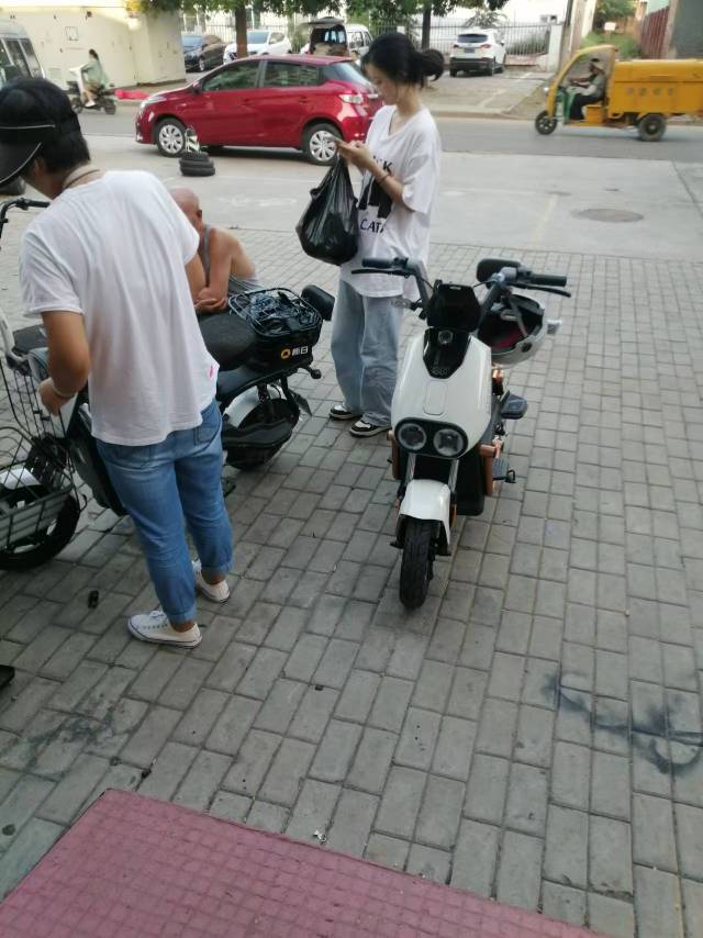 电动车便民服务站