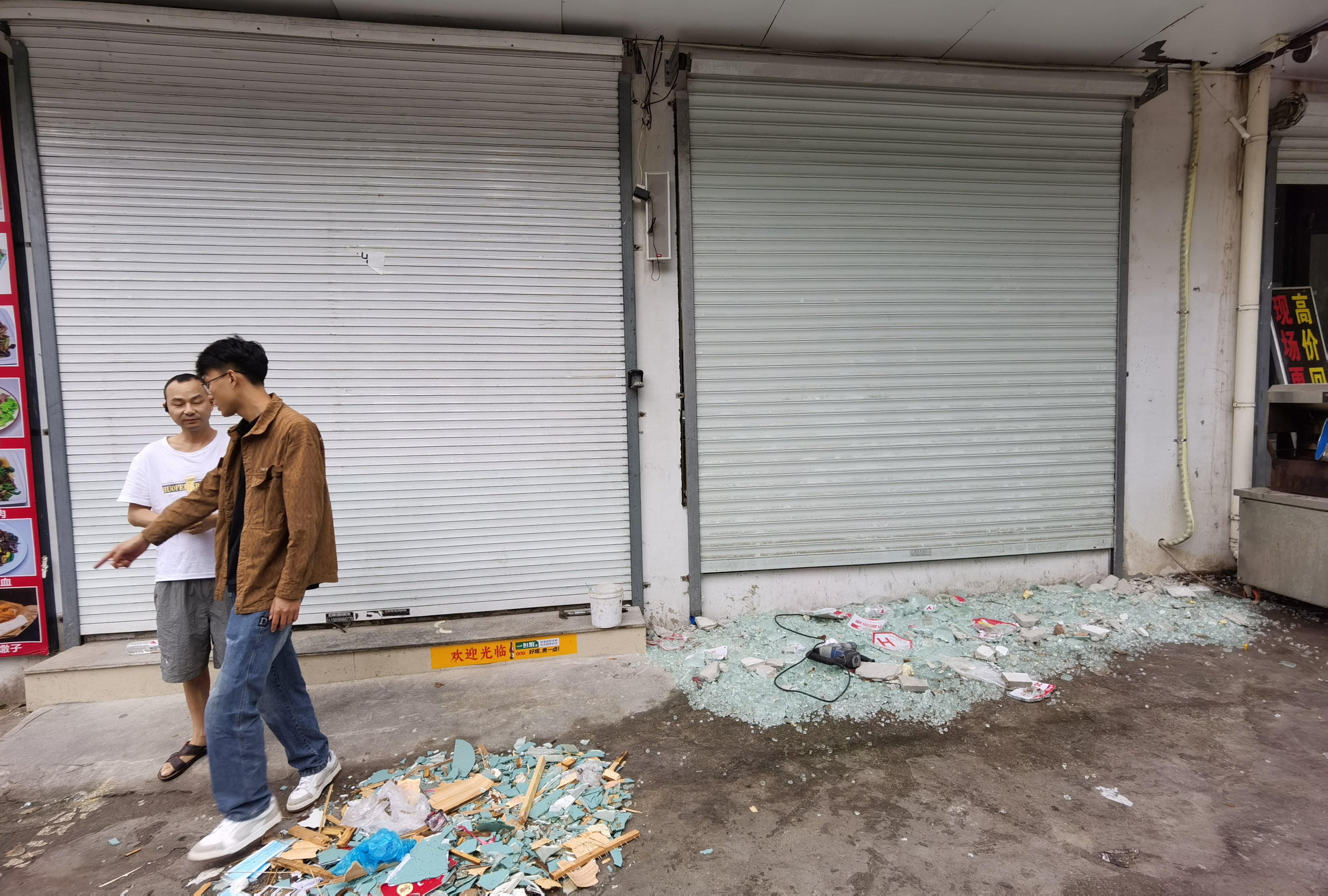 宁波卷帘门维修，电动门，车库门，商铺门，厂区大门等24小时维修随叫随到