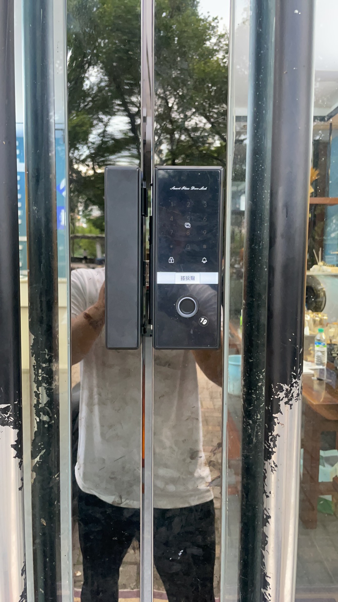 专业开锁换锁智能锁买卖安装保险柜