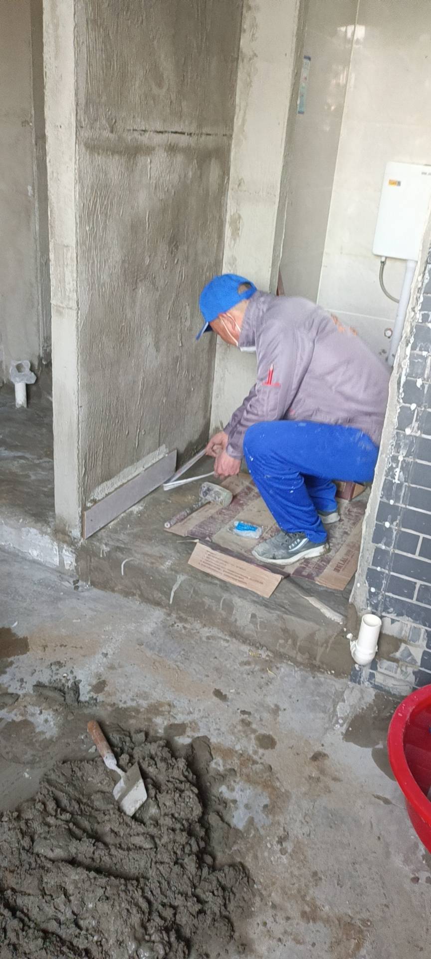 家庭装修，旧房翻新二手房改造，水电改造，卫生间防水墙面粉刷，木工电工油工