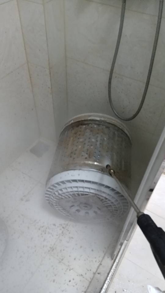 上门为客户清洗波轮洗衣机