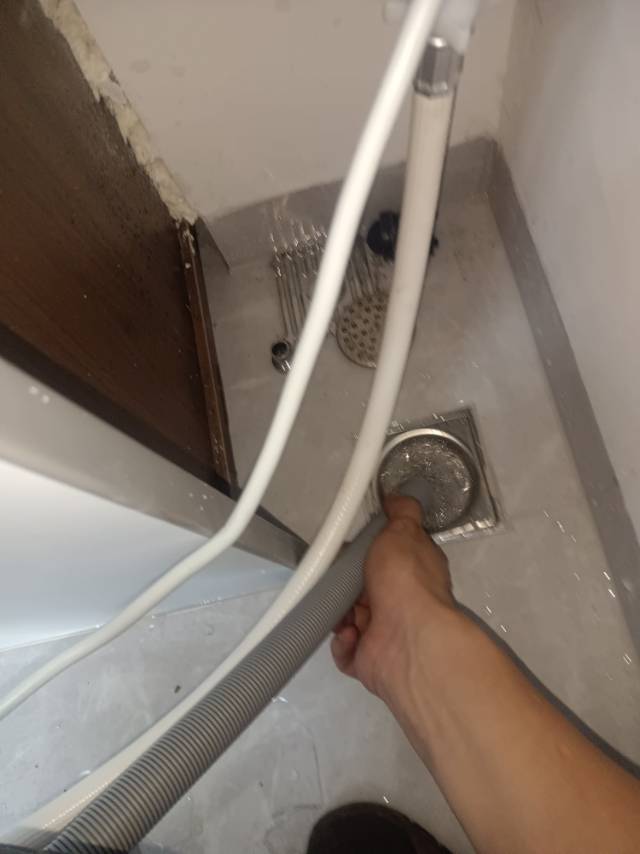 疏通下水道 