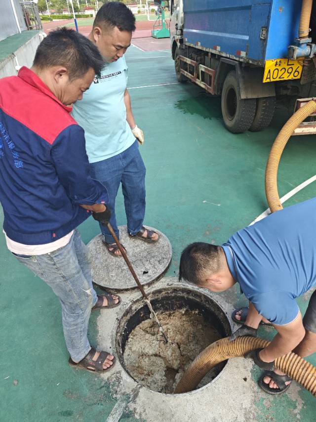 靖西市专业疏通清理化粪池服务