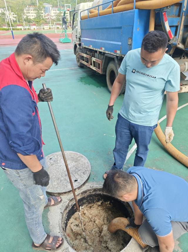 靖西市专业疏通清理化粪池服务