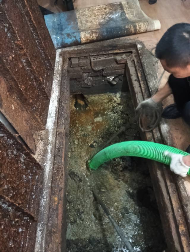 管道疏通改管换管 化粪池清掏 