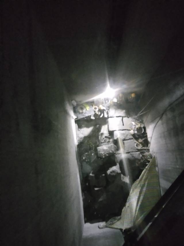 混凝土切割拆除桥梁切割绳距切割墙体切割开门洞路面开槽水钻打孔过路孔