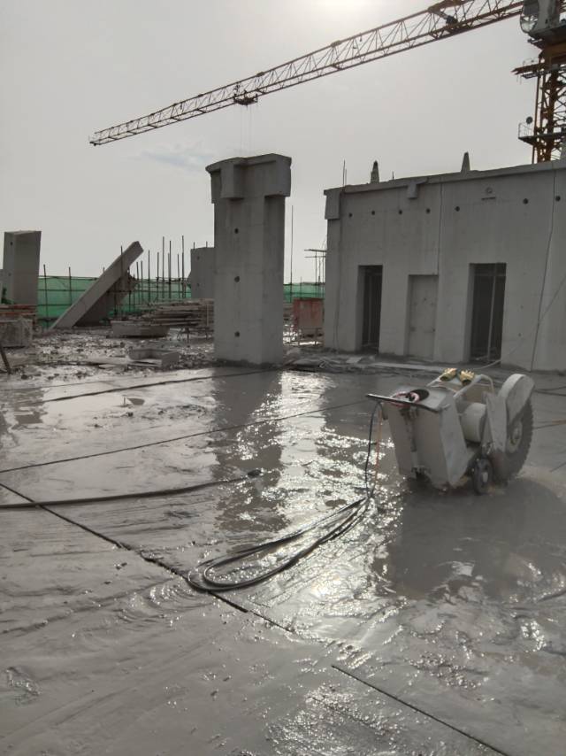 混凝土切割拆除桥梁切割绳距切割墙体切割开门洞路面开槽水钻打孔过路孔