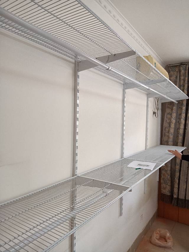 专业电工安装位置灯具浴霸窗帘晾衣架等
