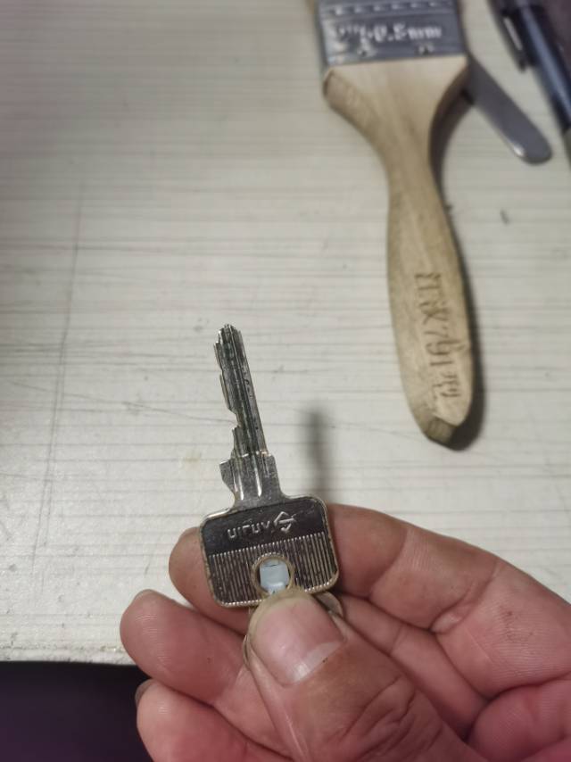 专业开锁配钥匙 出售安装指纹锁