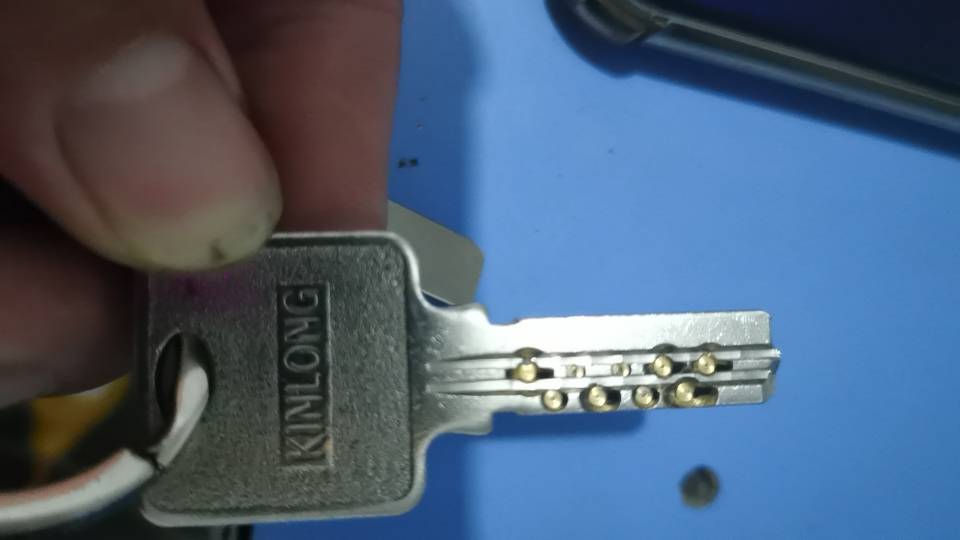专业开锁配钥匙 出售安装指纹锁