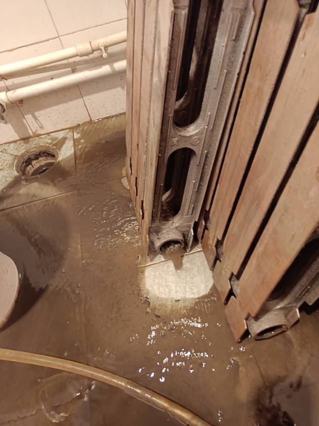 地暖，暖气片清洗维修更换阀门分水器