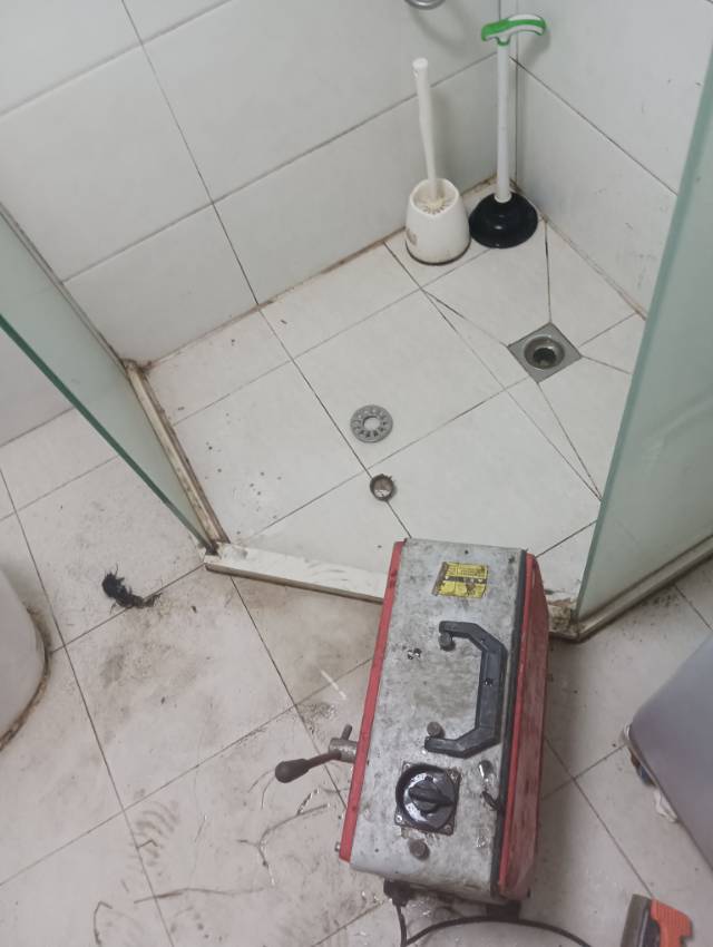 威海全市管道疏通，马桶疏通，地漏疏通，厨房下水道疏通水暖维修，高压清洗抽化粪池，