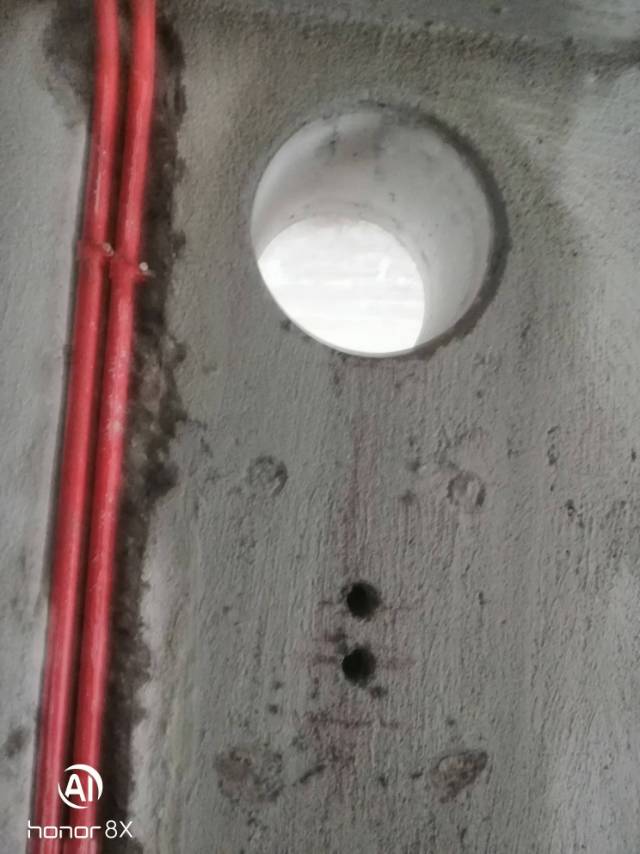 混凝土切割。锚索引孔。