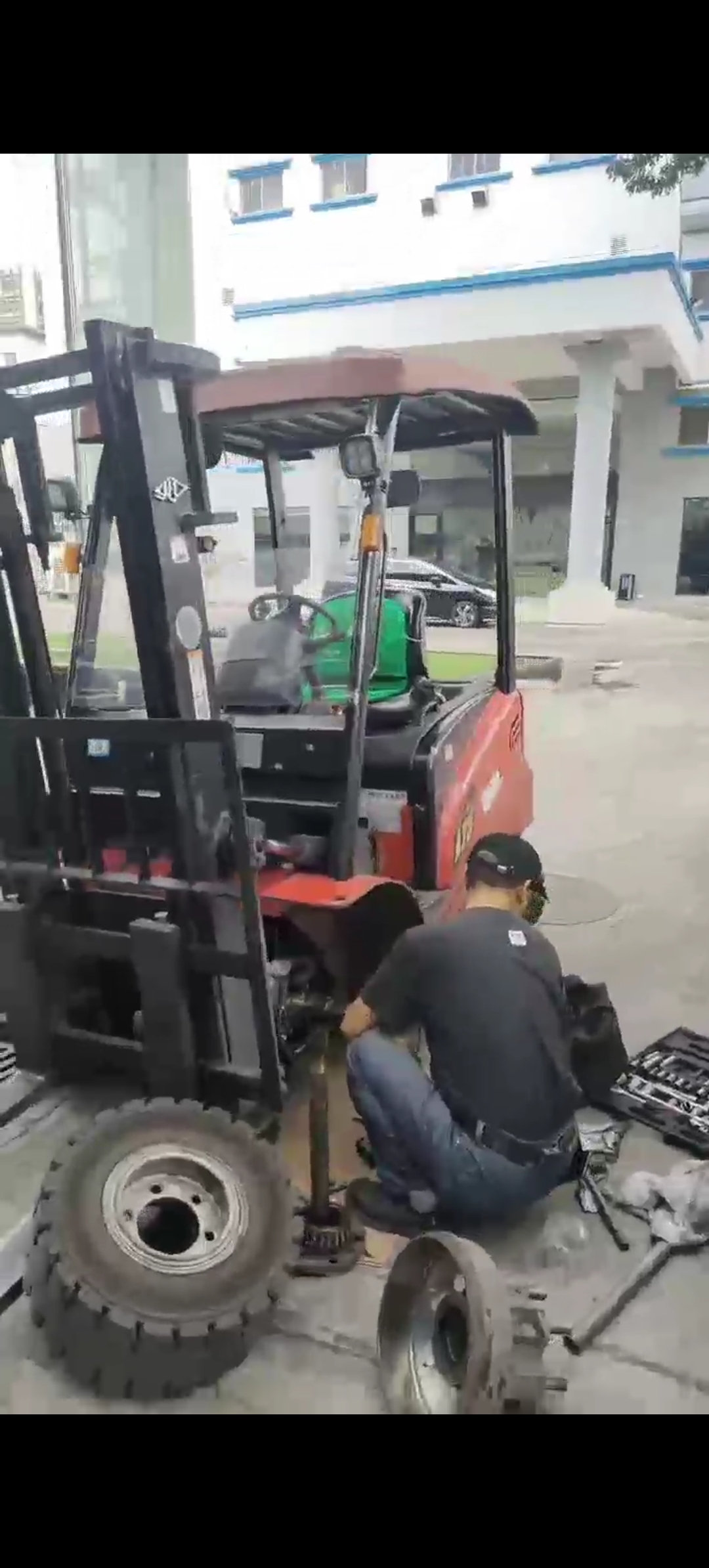 高效快速维修各种品牌手动电动托盘，搬运车堆高车新能源环保叉车