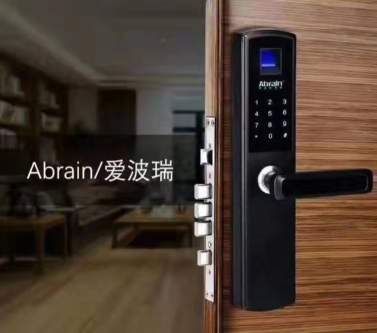 网上买的指纹密码锁上三个月没到就坏了，撒了换机械锁