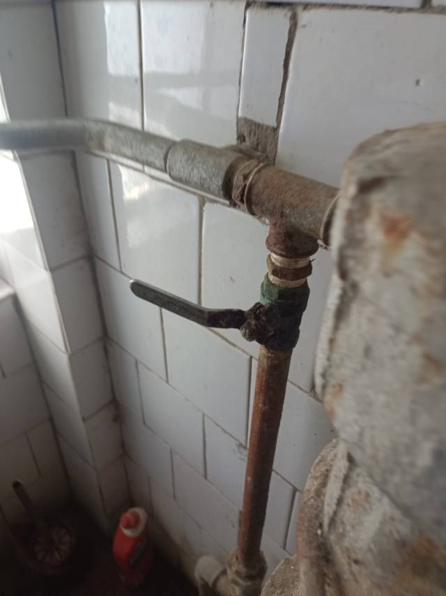 专业通下水，修水管换阀门，修暖气，卫生间除臭，上下水改造维修，修换马桶MediaItem{mOriginalPath='/storage/emulated/0/Pictures/WeiXin/wx_camera_1733800701697.jpg', mRawEditPath业务