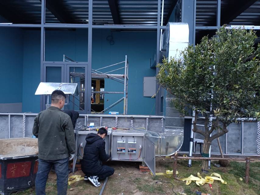 打孔   安装  出售   维修   清洗    商用烟罩  净化器     家电维修