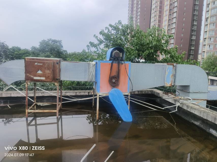商用排烟罩，油烟管道，蒸箱，商用灶，天燃气管道报警器
