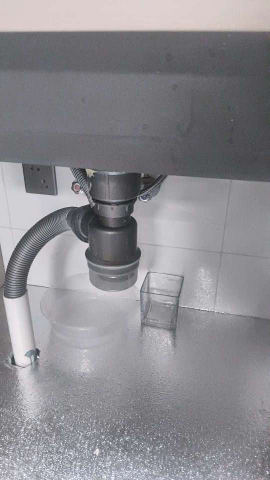 维修水电。安装各种电器