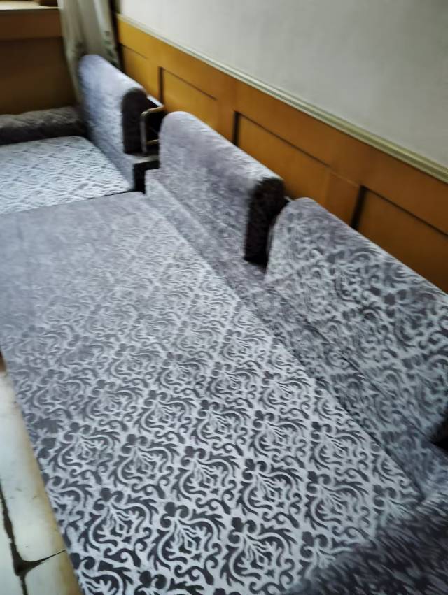 需要翻新沙发的随时可以联系