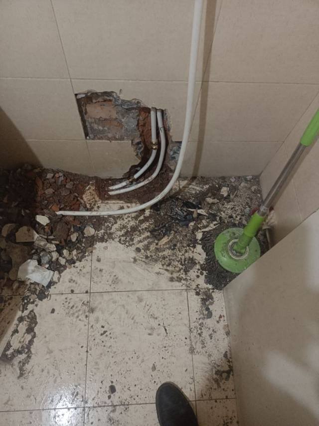 漏水检测精准定位清洗地暖免砸砖防水PVC换主题馆
