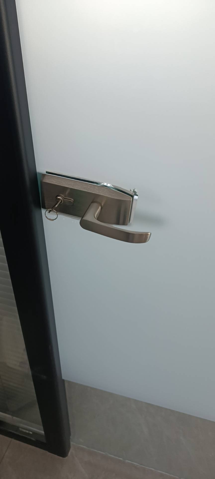 水电卫浴洁具灯具窗帘晾衣架指纹锁安装维修服务！家具拆装维修服务！