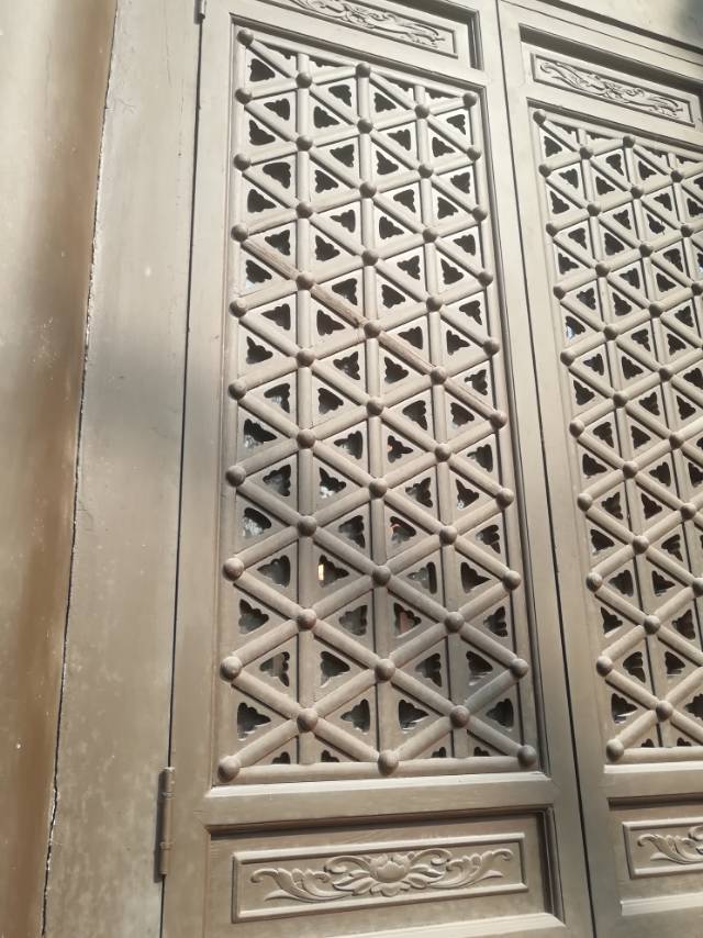 用心做事。