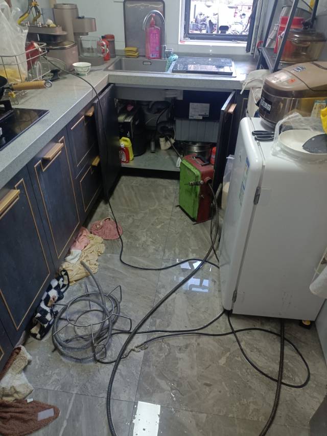 濮阳华龙区，濮阳县城，清丰县城疏通下水道砸墙找我