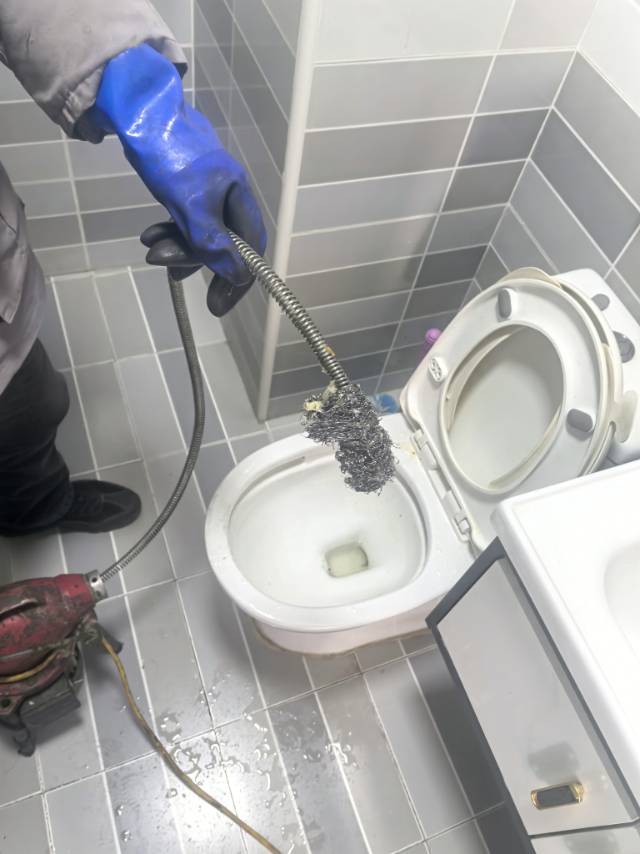 家电维修疏通下水道