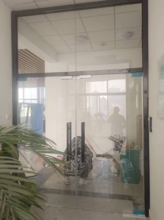 自动感应门玻璃门玻璃隔断安装维修