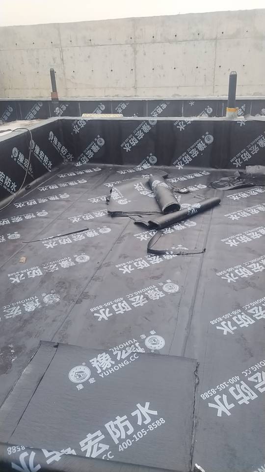 防水卷材施工现场
